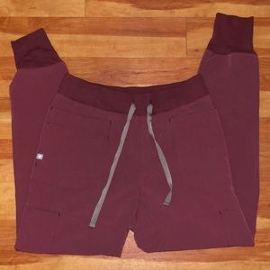 Women’s FIGS Nepal Style Jogger in Dark Cherry size XS Regular